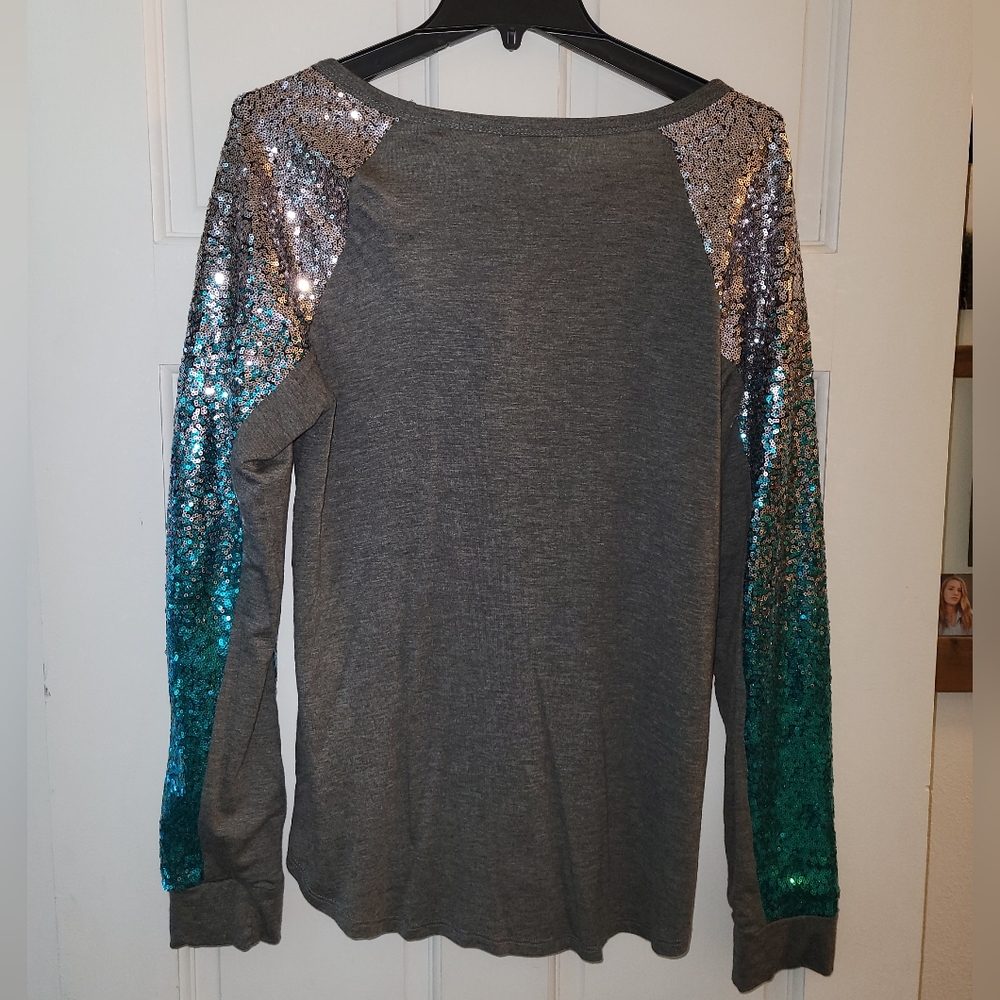 Womens Long Sleeve Sequined Gray Shirt Size Large - Picture 2 of 4
